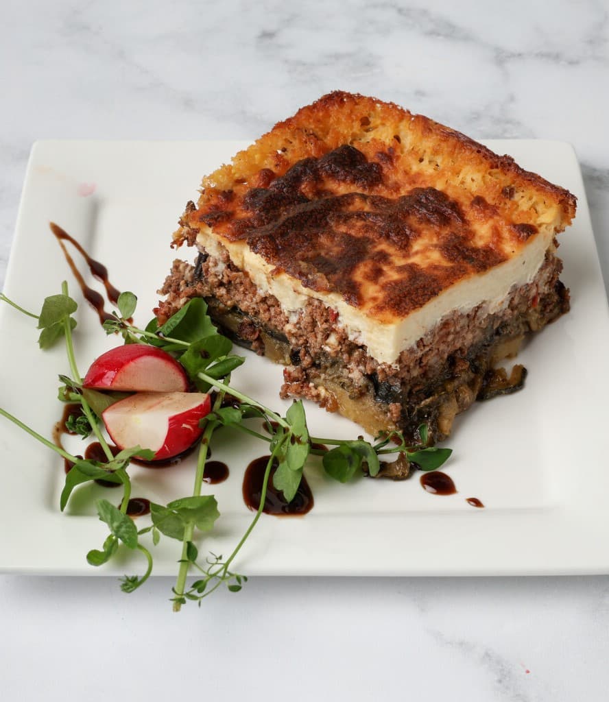 Moussaka / Mouzaka, huisgemaakt Grieks gerecht bij Menny's Kitchen in Den Haag